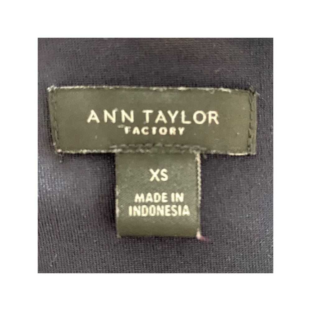 Ann Taylor Factory Flutter Sleeve Floral Dress - Picture 10 of 11